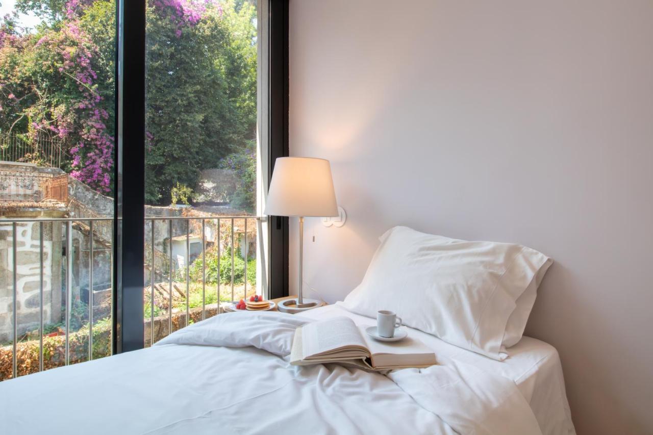 LovelyStay - Primrose 2BR Flat with Free Parking, AC and Balcony - 4