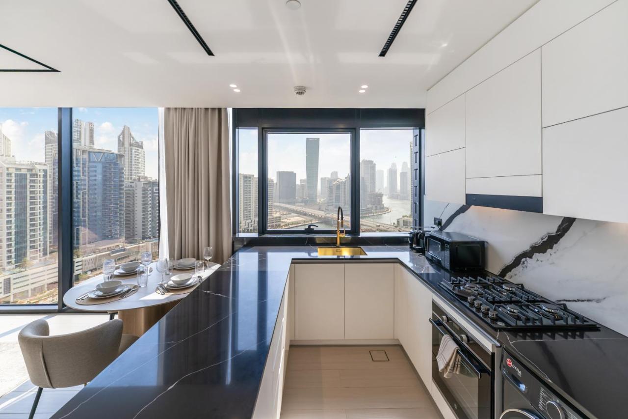 FAM Living Trillionaire Residences Premium Studio with Private Jacuzzi and Canal View - 5