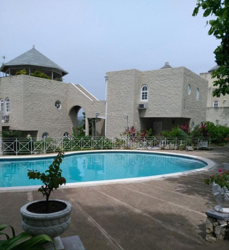 Deluxe Columbus Heights - 4