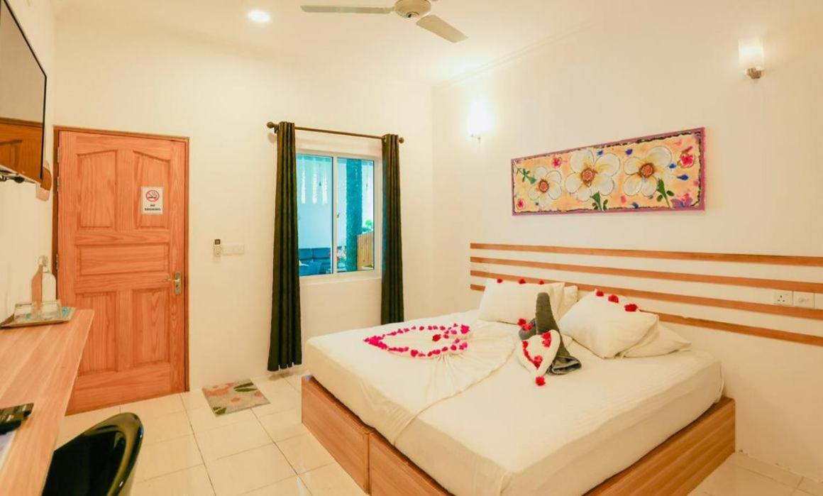 Sunny Beach Thoddoo - 2