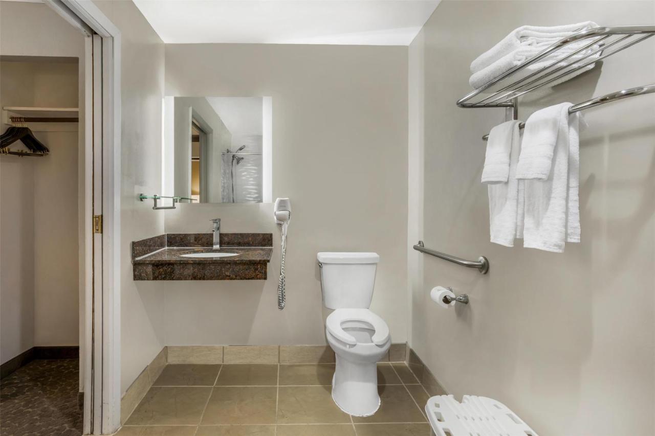 Best Western Fort Lee - 3