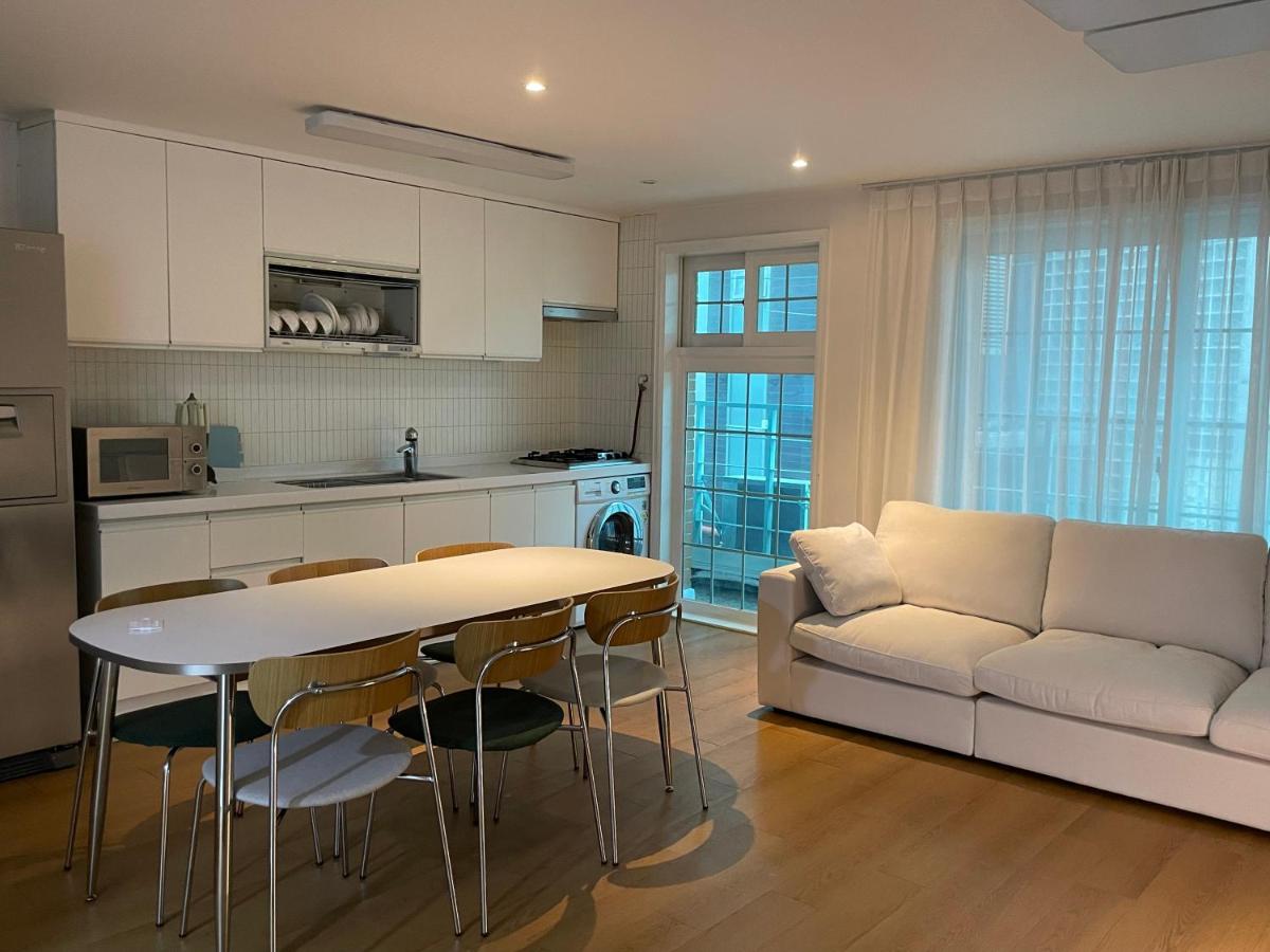 Gangnam Neat & Cozy Stay l Near Station - 4