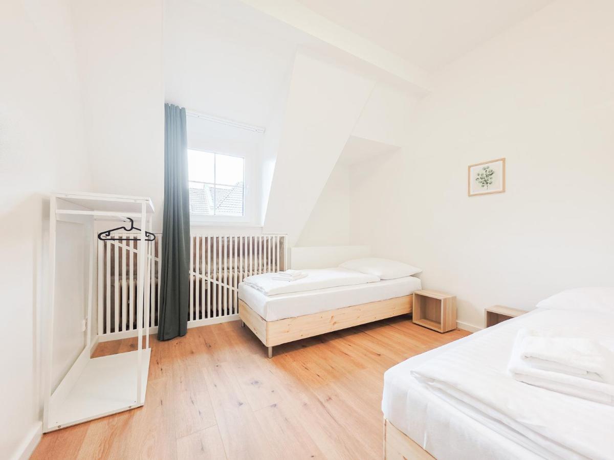 Tolstov Apartments - 4 Room Apartment - Maisonette - Balcony - 20 Min Messe DUS and Old Town DUS