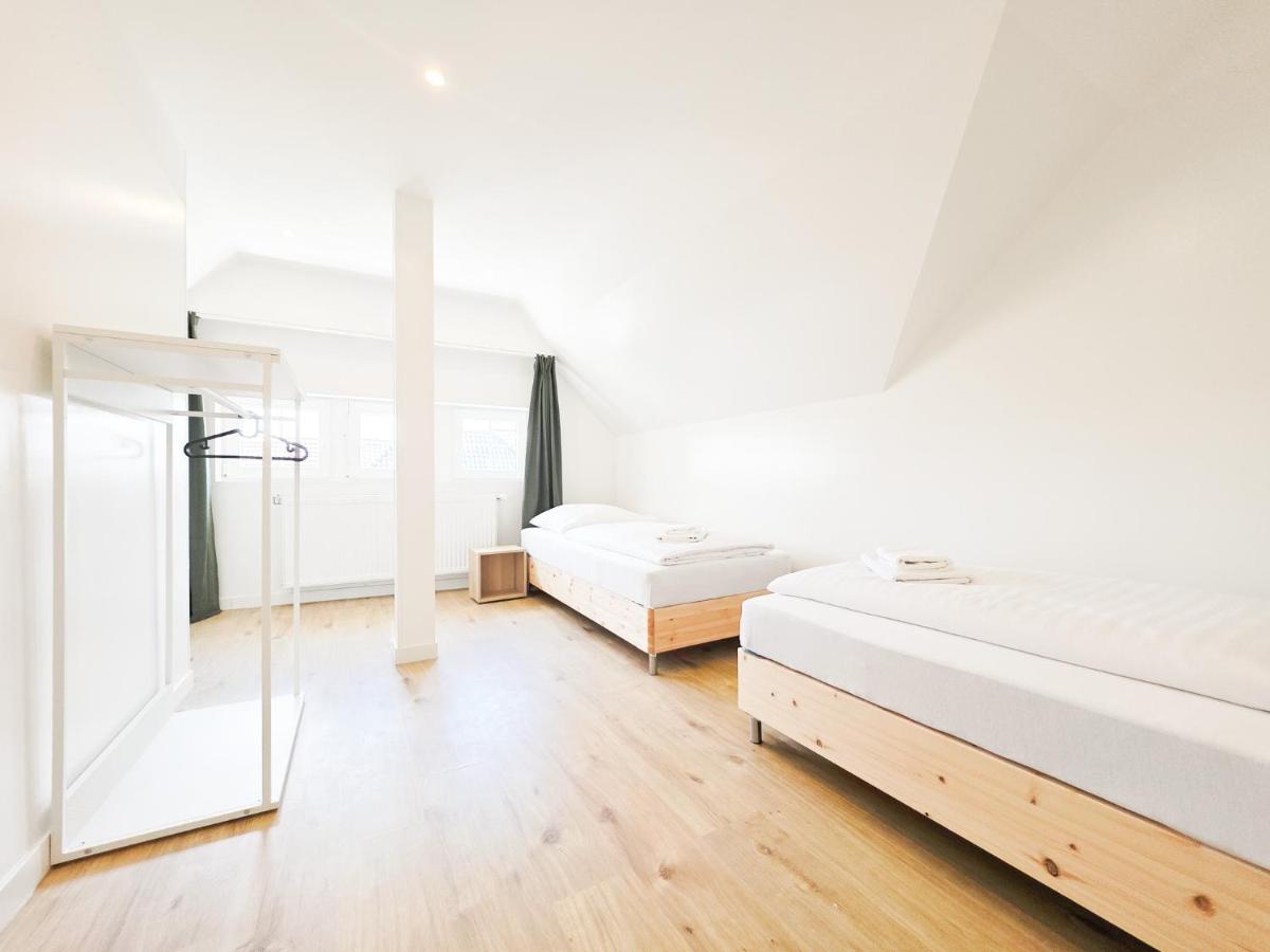 Tolstov Apartments - 4 Room Apartment - Maisonette - Balcony - 20 Min Messe DUS and Old Town DUS
