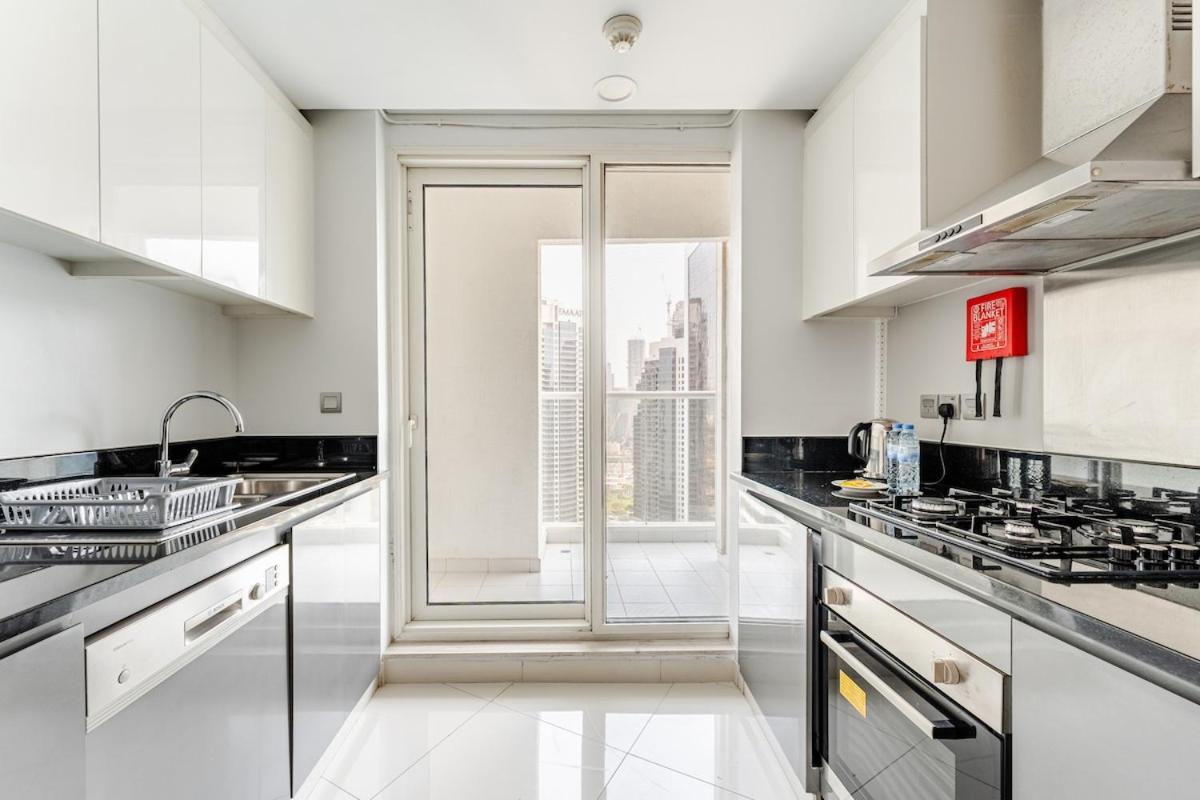 Stylish 1BR with Burj & Canal View - 5