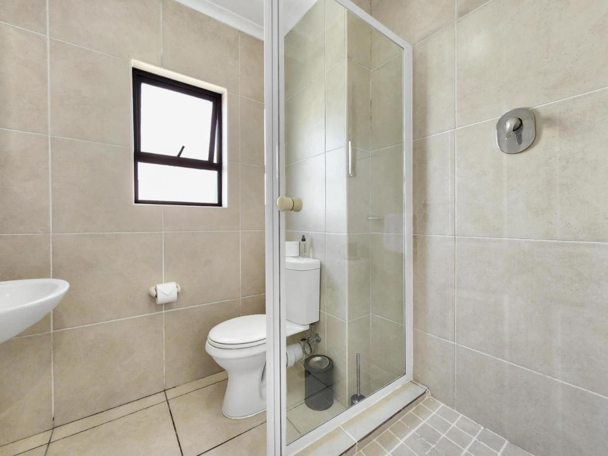 Rivers Edge Apartment in Rondebosch with Balcony - 3