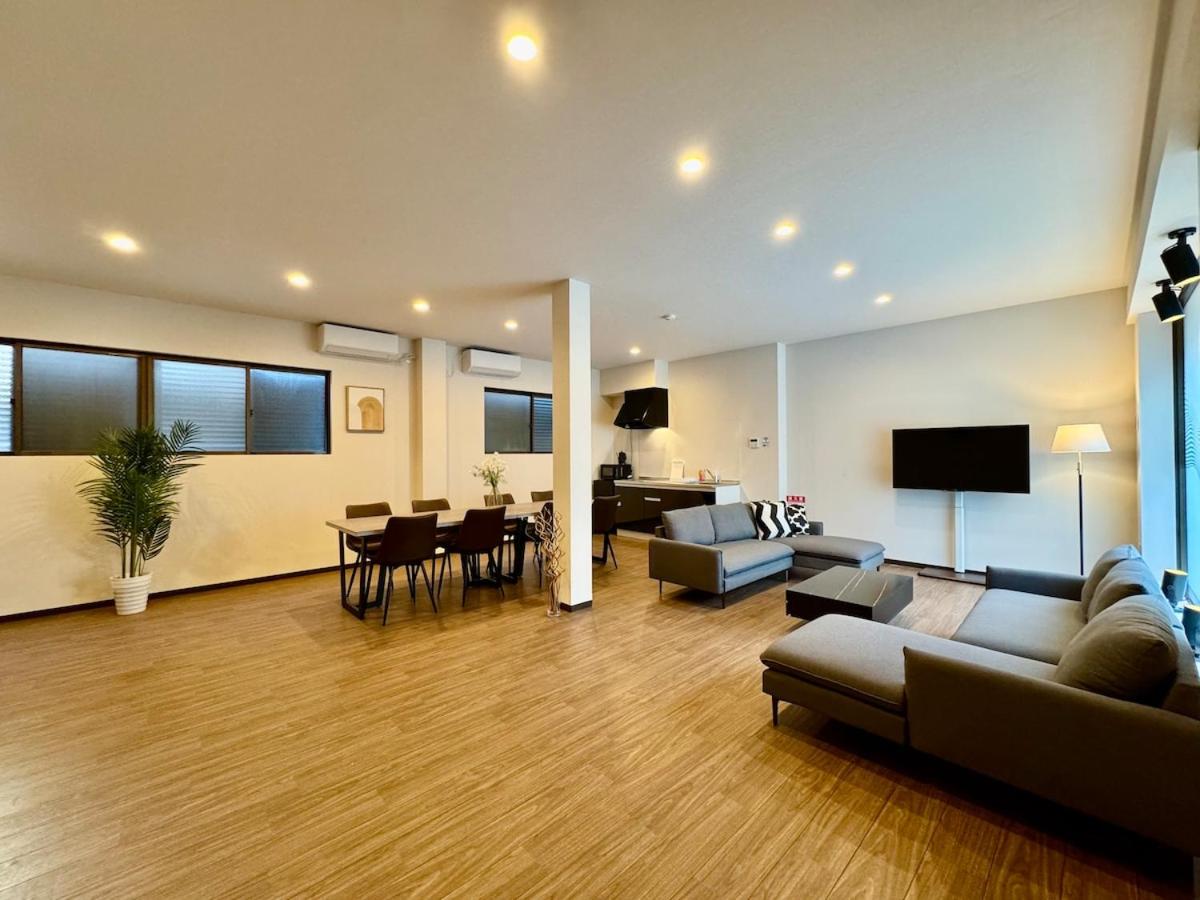 Crystal Jade102 A house in 2025 remodeled 9 beds available