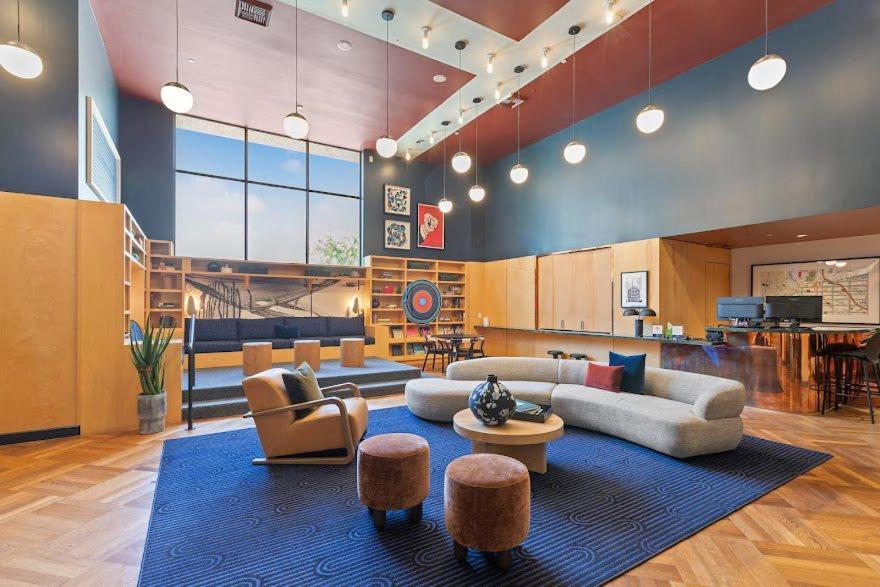 Beautiful Apartment in Hollywood