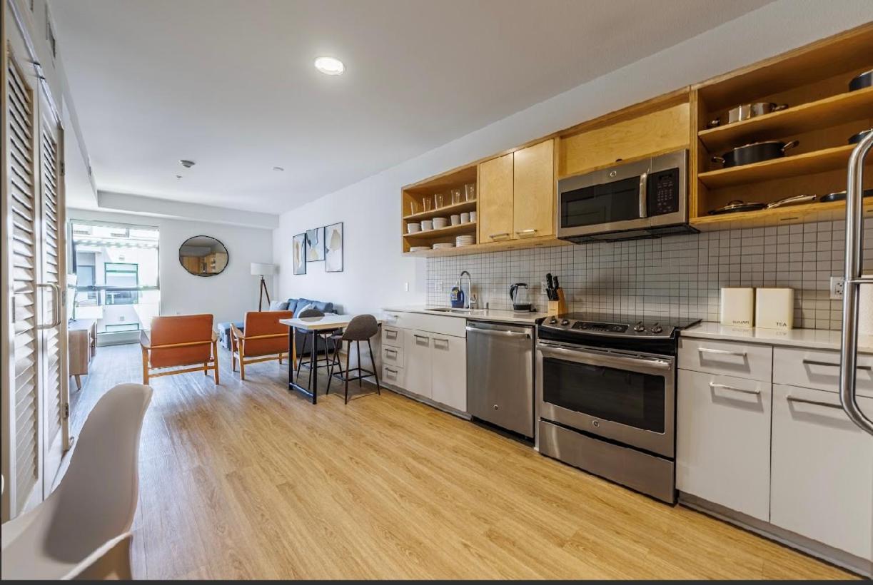 Beautiful Apartment in Hollywood - 5