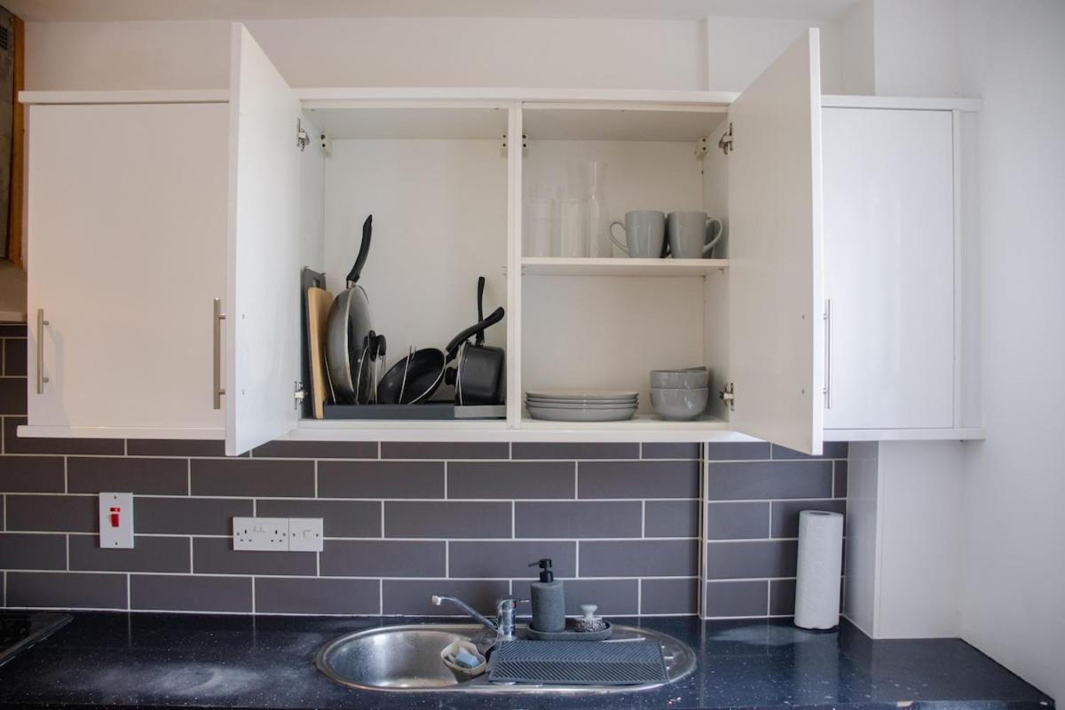 Perfect for 4 - 2 Bedroom 2 Bathroom Apartment Bermondsey, Tower Bridge, London Eye - 4