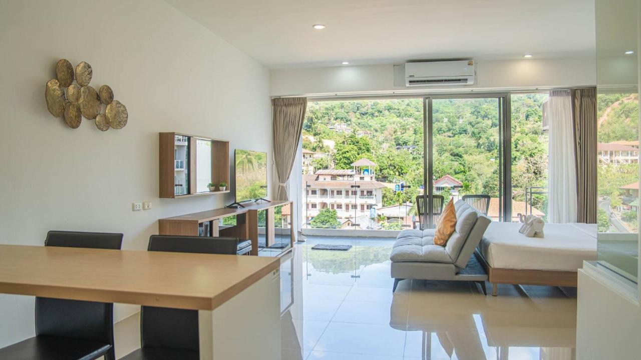Mountain Loft 700m from Beach [Pool & Gym] - 5