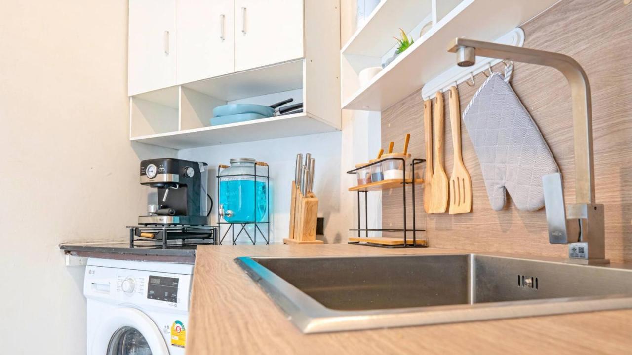 SeaView 1BR Apartment at Karon Beach - 3