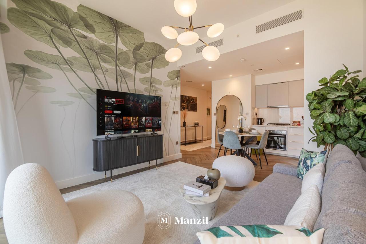 Luxury 2BR Apartment in Downtown with Full Burj Khalifa View