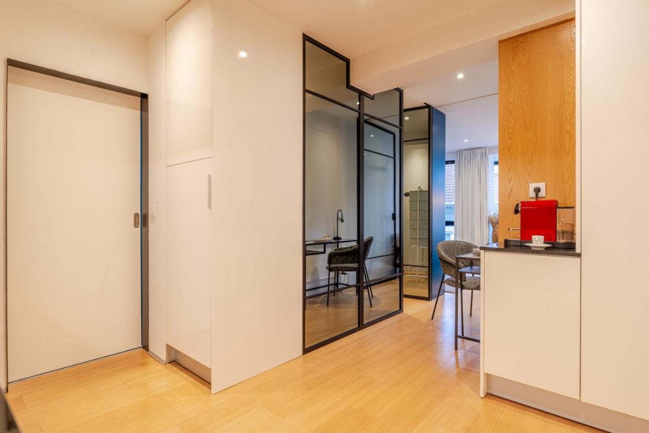 Stylish Flat with Workspace & Garage by HostWise - 5
