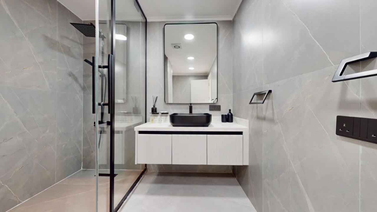 Vacationer Holiday Homes I Cosy 1 Bed l Marina and Skyline Views - 3