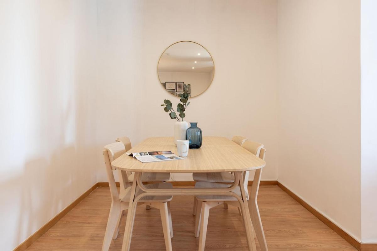 GuestReady - Warm and Inviting flat with balcony - 3