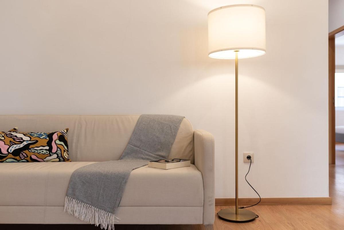 GuestReady - Warm and Inviting flat with balcony - 2