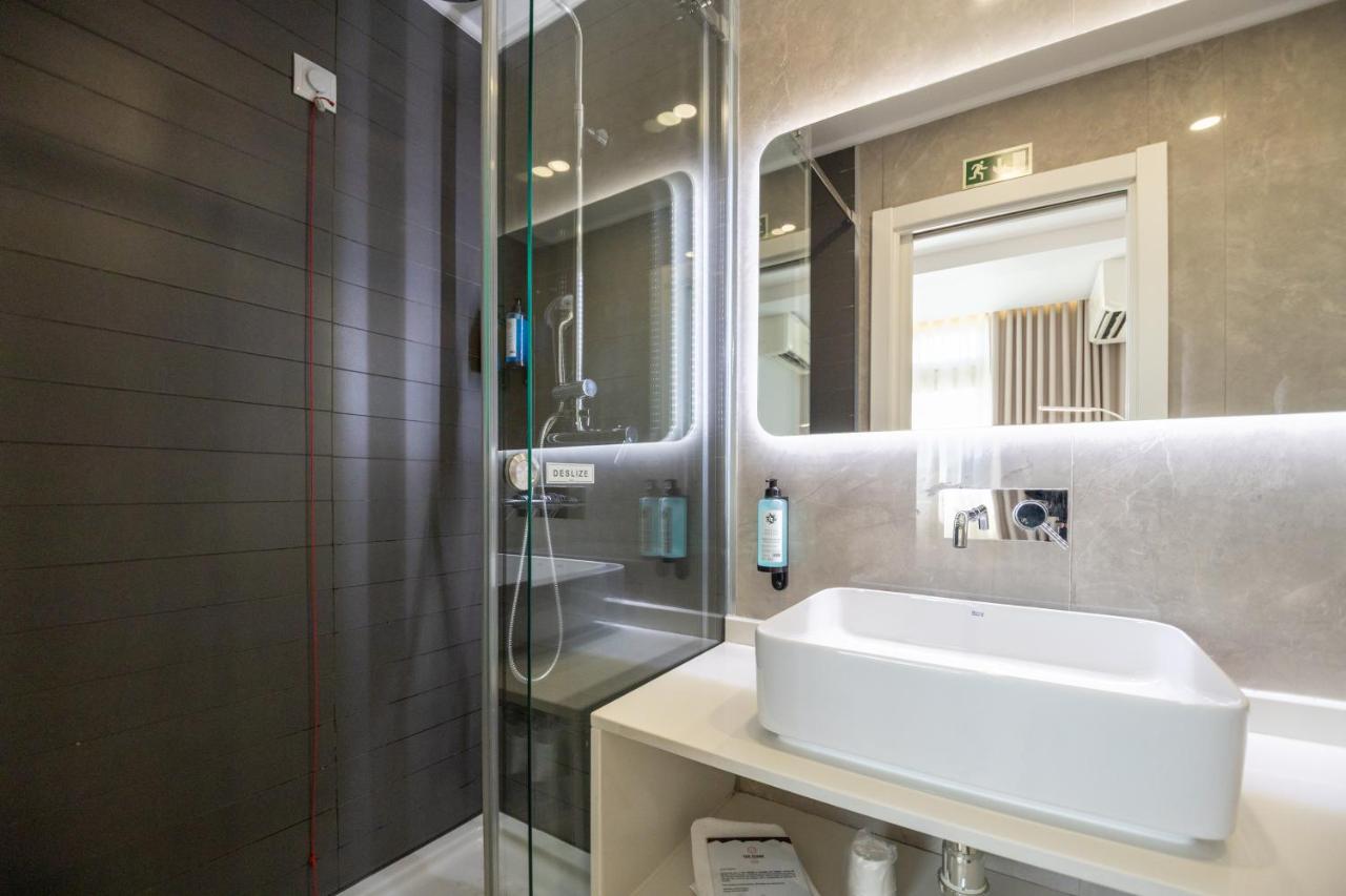 The ICONS Lisbon Hotel - 3