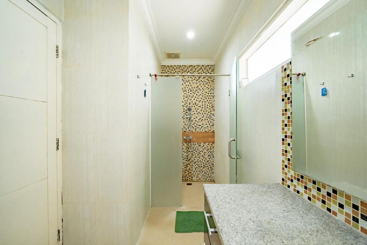 Casa Raya 4BR Villa in Kuta - 3