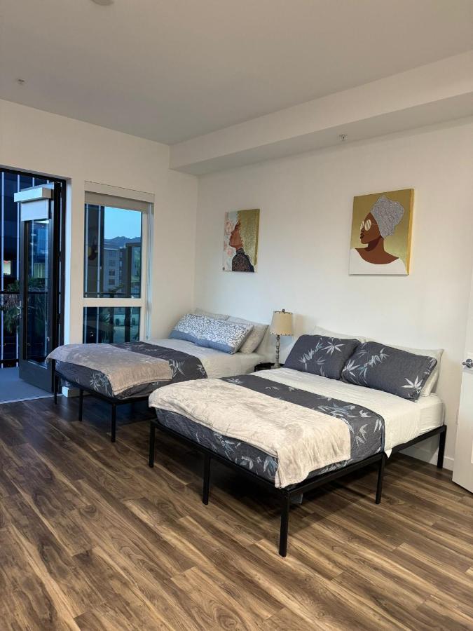 Vine & Sunset Loft Free Parking and WIFI - 2