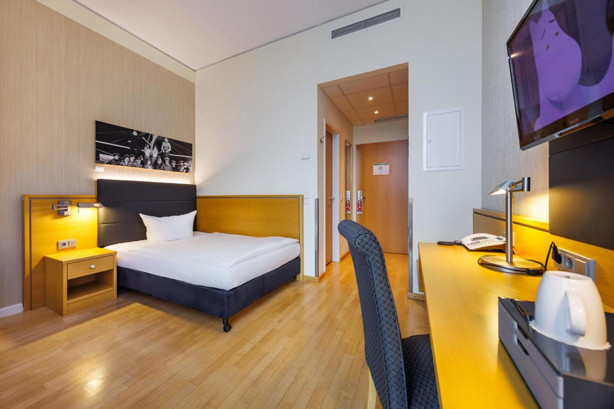Airporthotel Berlin-Adlershof - 4