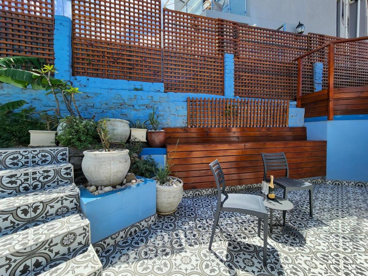 Trendy home in heart of City Heritage, Mtn Views - 5