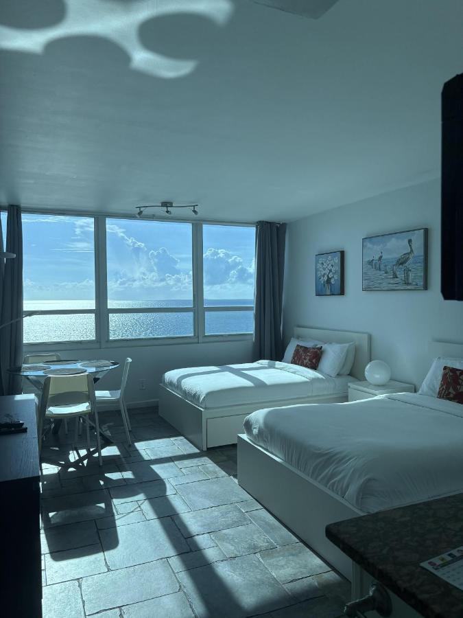 Oceanview Studio at Castle Beach Club – Pool, Beach Access, Valet Parking, Gym & More! - 2