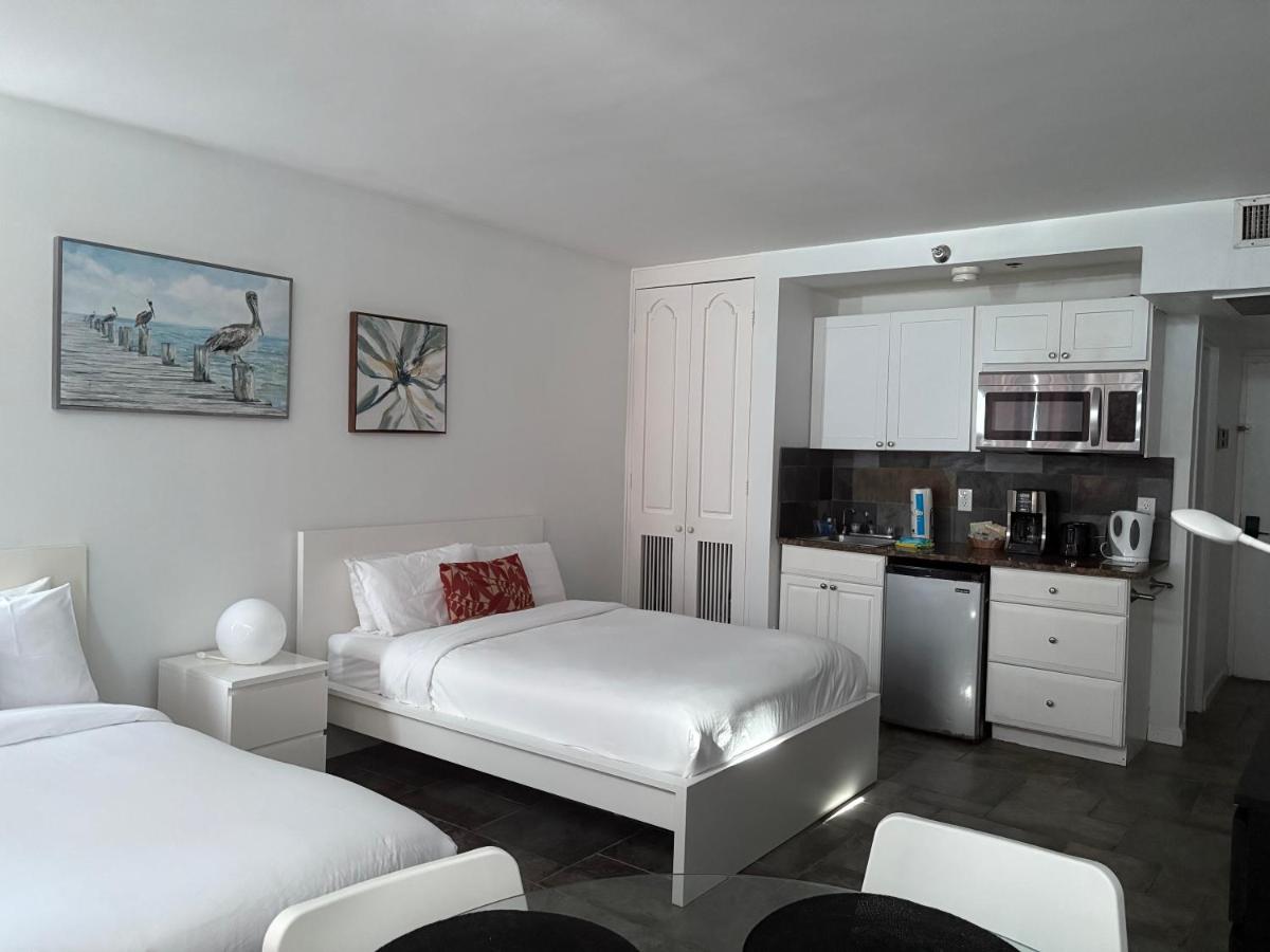 Oceanview Studio at Castle Beach Club – Pool, Beach Access, Valet Parking, Gym & More! - 4