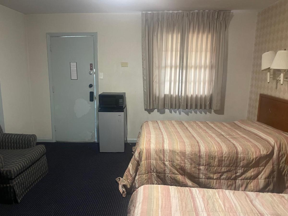 Travelers Motel — photo 13