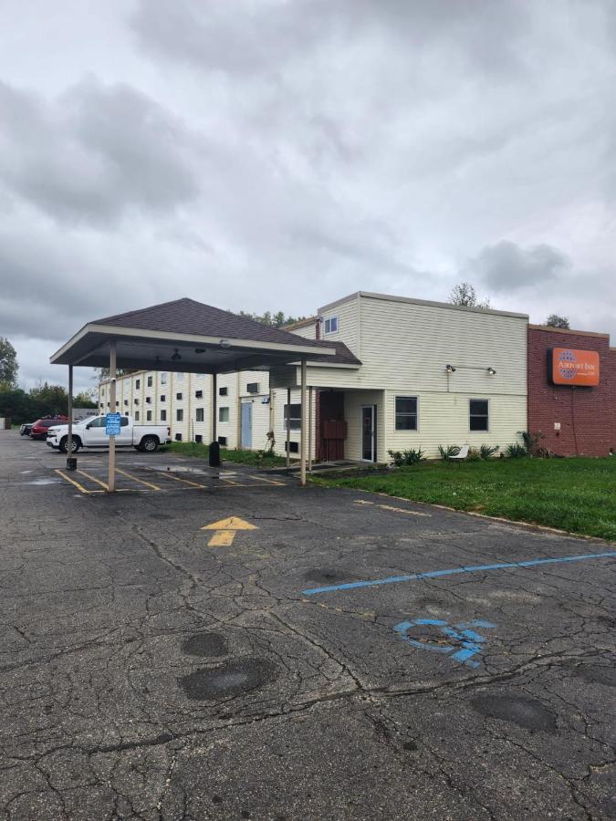 Airport Inn — photo 6