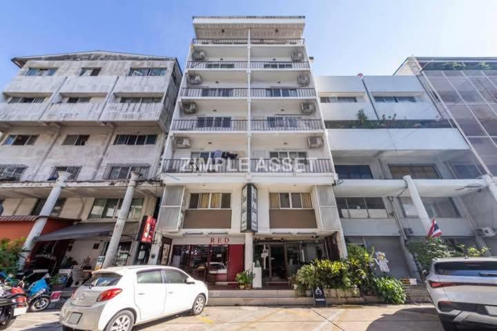 Tim Place - BTS Phra Khanong - 4