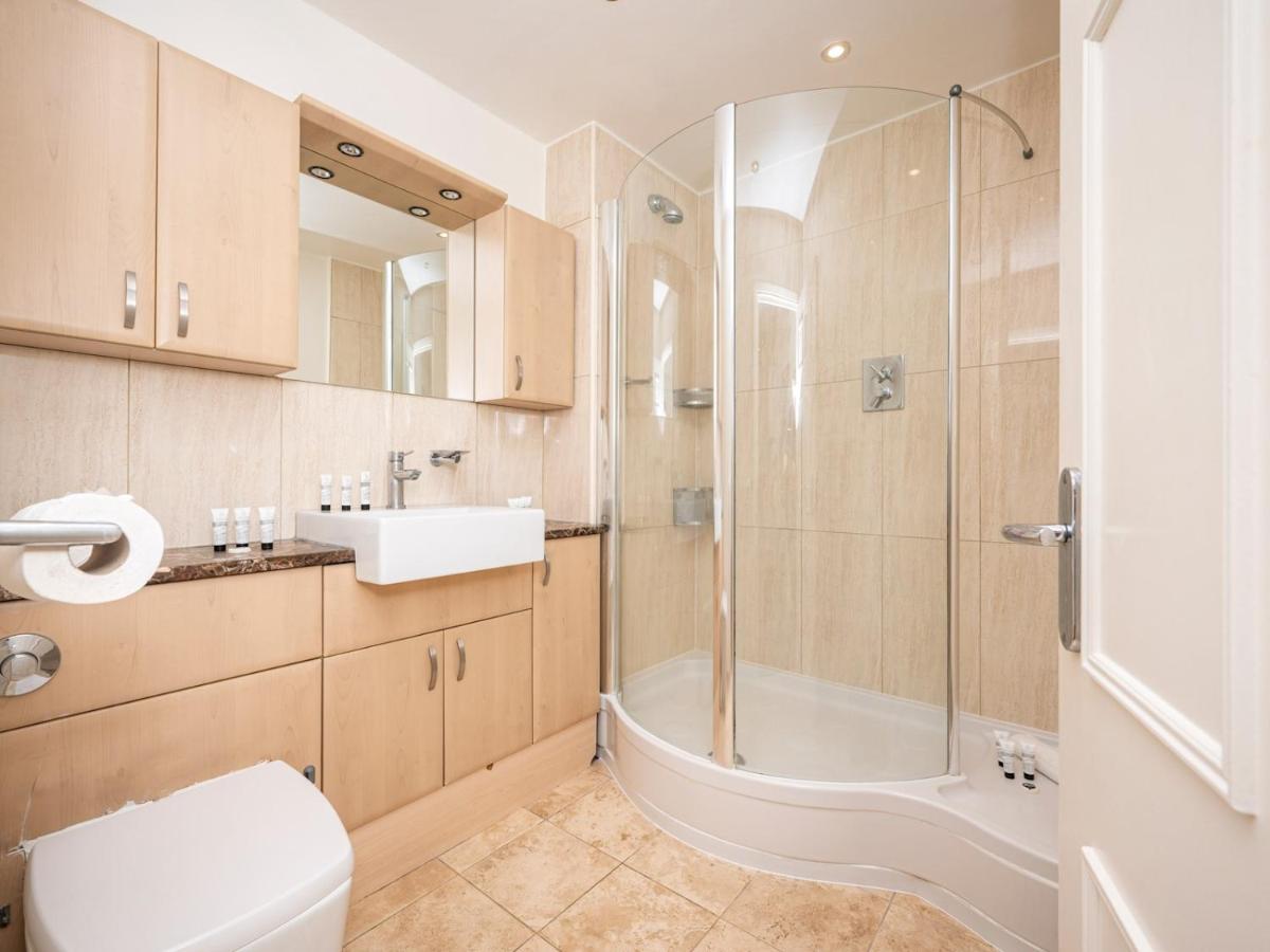 Fitzrovia Duplex Patio Park Tube Stations Nearby Pass the Keys - 3