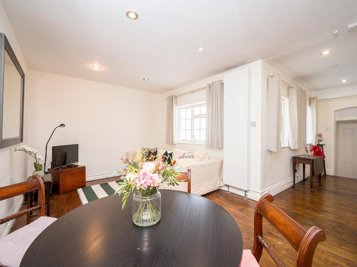 Fitzrovia Duplex Patio Park Tube Stations Nearby Pass the Keys - 5