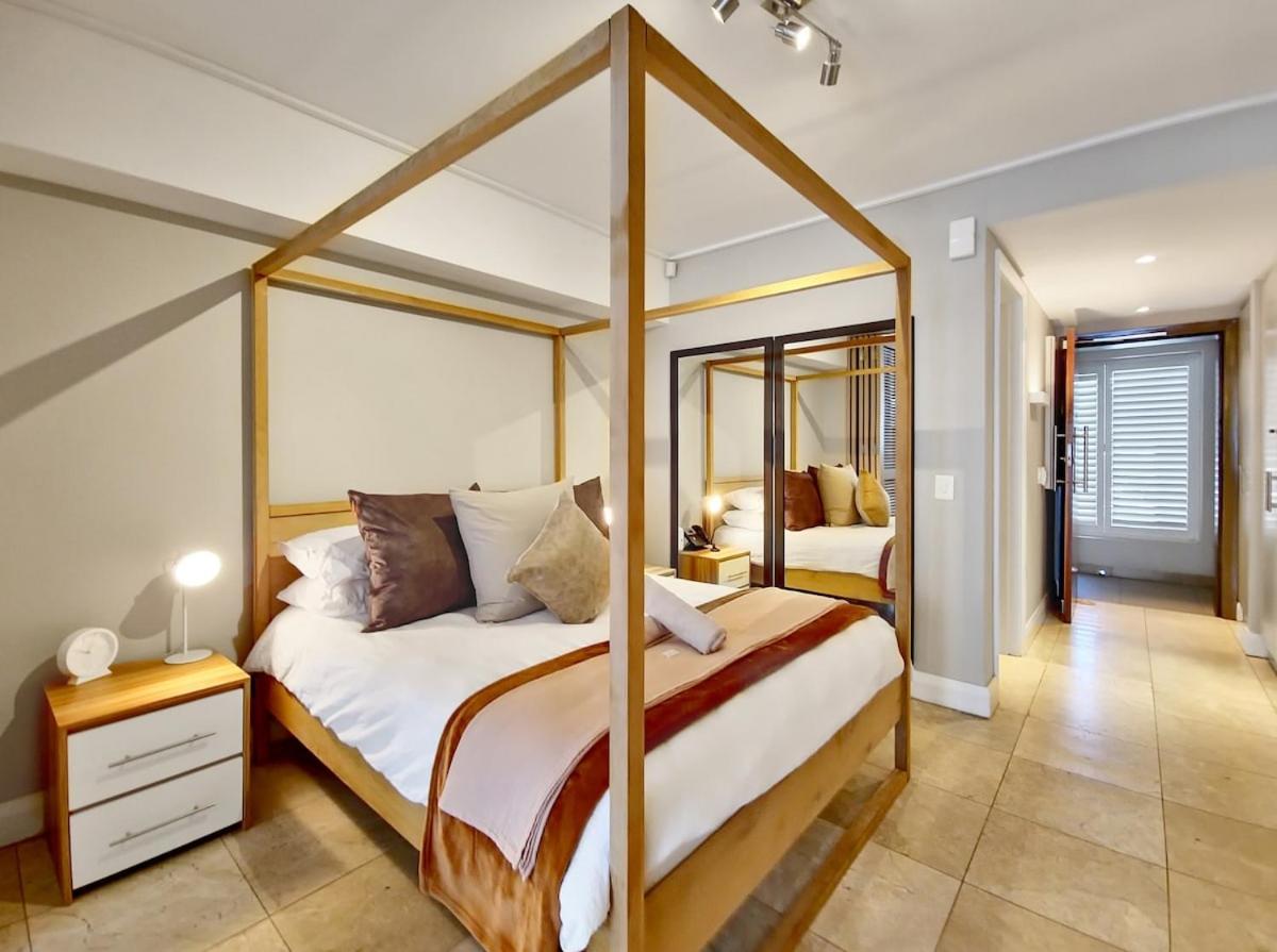 Luxurious, Canal Apt w Pool+WIFI, V&A on Doorstep - 4