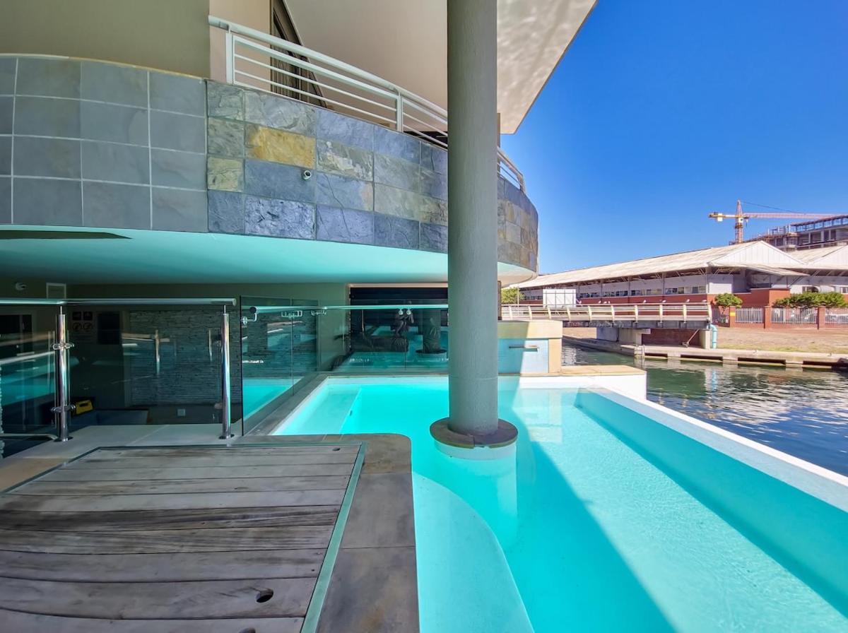 Luxurious, Canal Apt w Pool+WIFI, V&A on Doorstep - 2