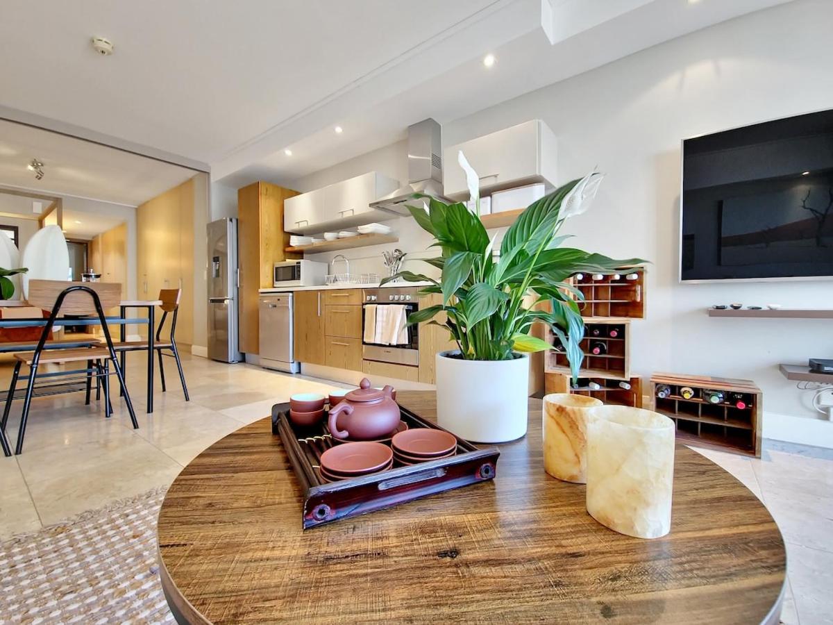 Luxurious, Canal Apt w Pool+WIFI, V&A on Doorstep - 3