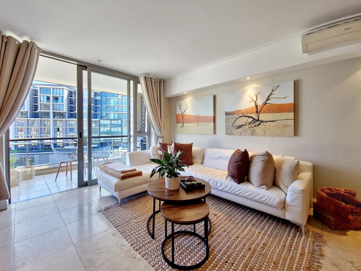 Luxurious, Canal Apt w Pool+WIFI, V&A on Doorstep