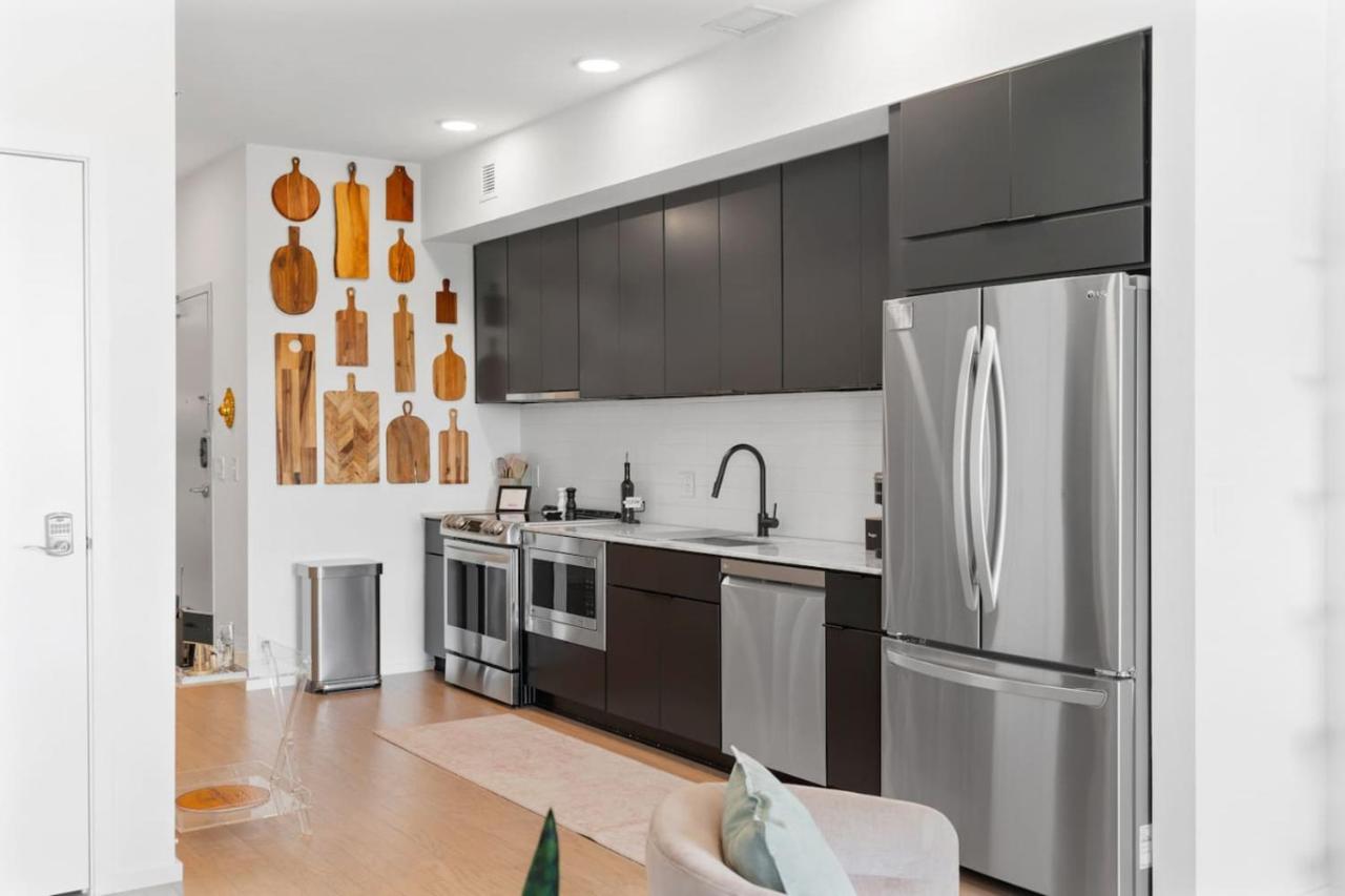 Luxury Riverview Walk to Broadway with Garage and Patio - 3