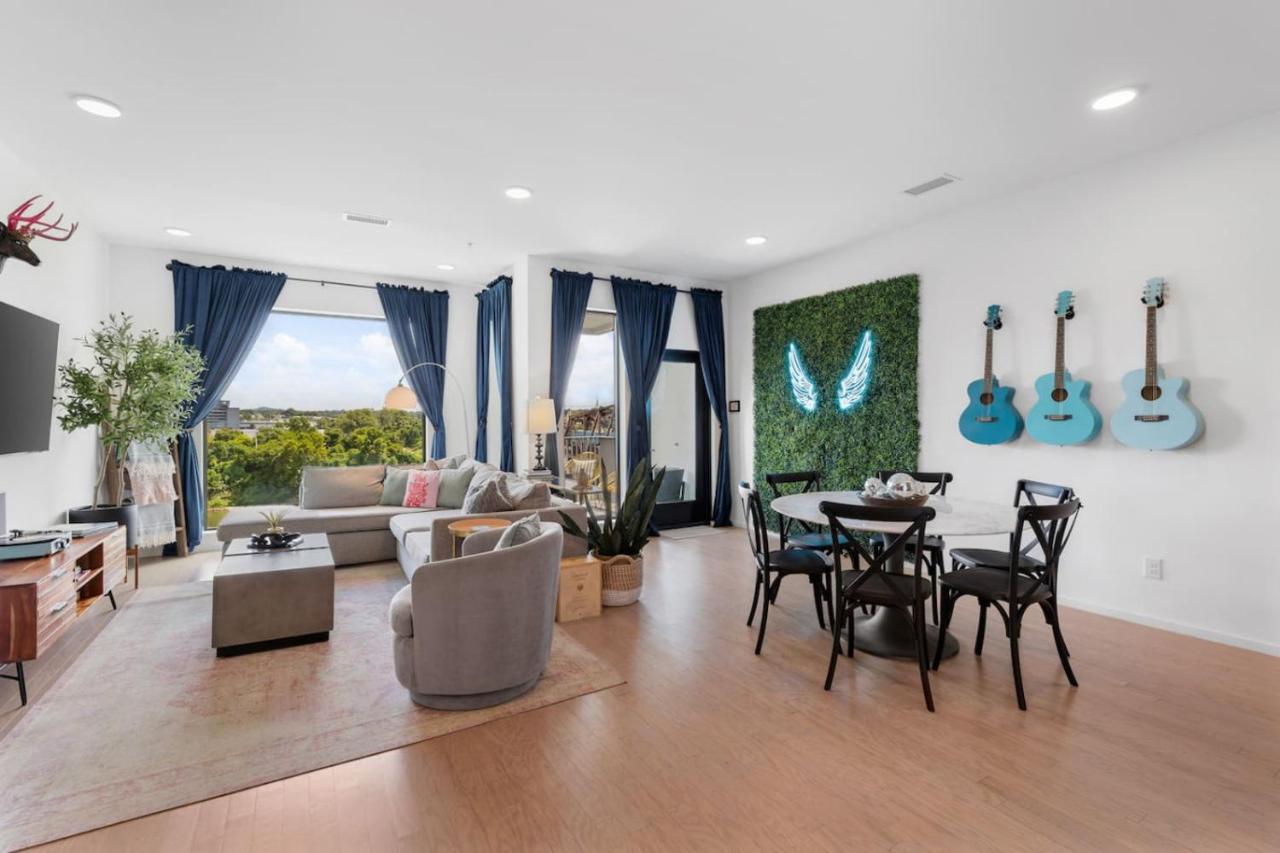 Luxury Riverview Walk to Broadway with Garage and Patio - 4