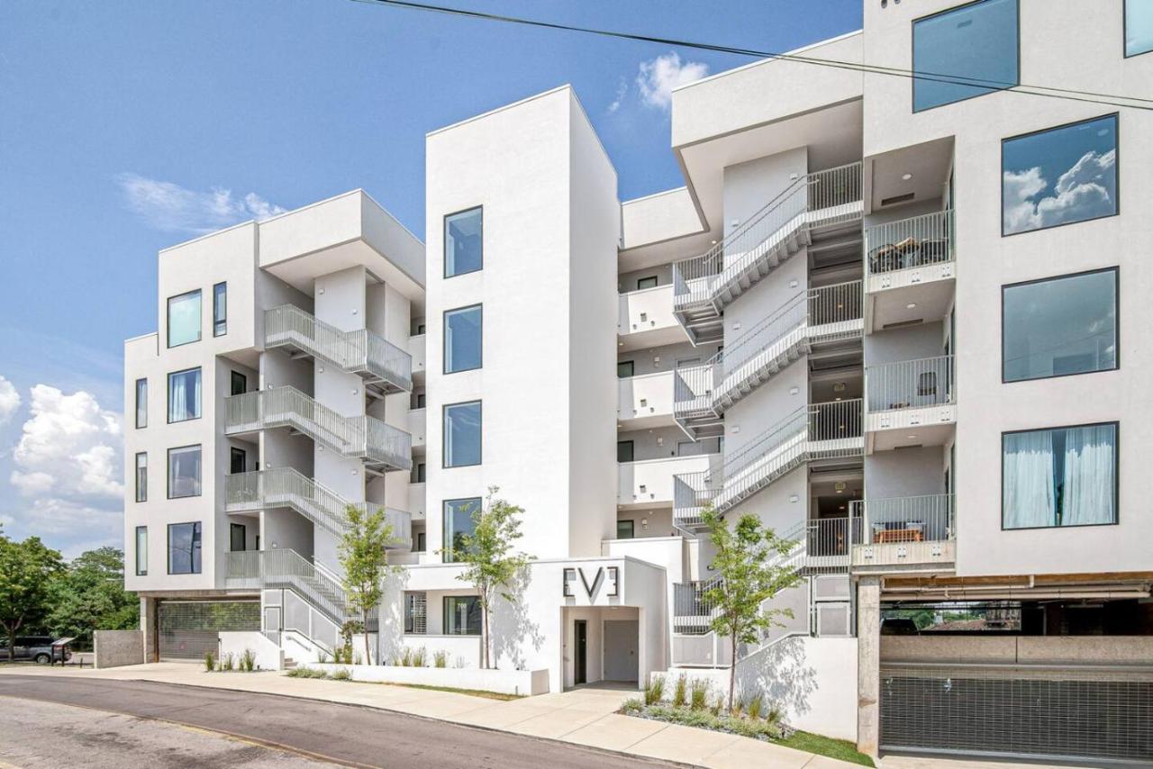 Luxury Riverview Walk to Broadway with Garage and Patio - 5