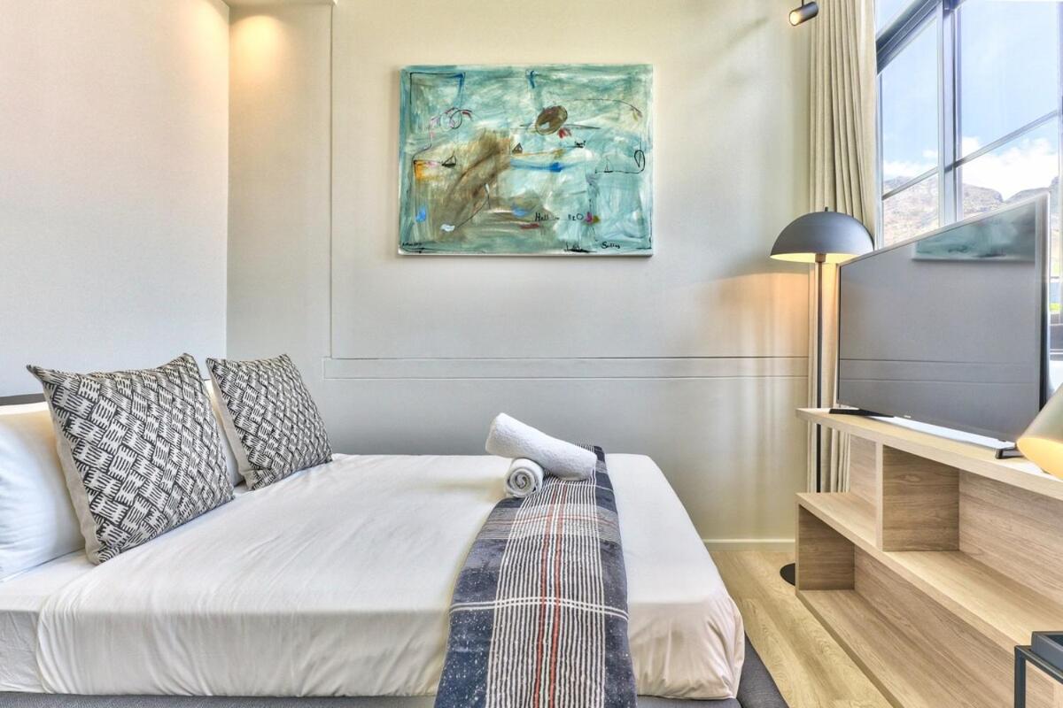 Modern, Sunfilled Urban Apt at The Harri w/views - 5