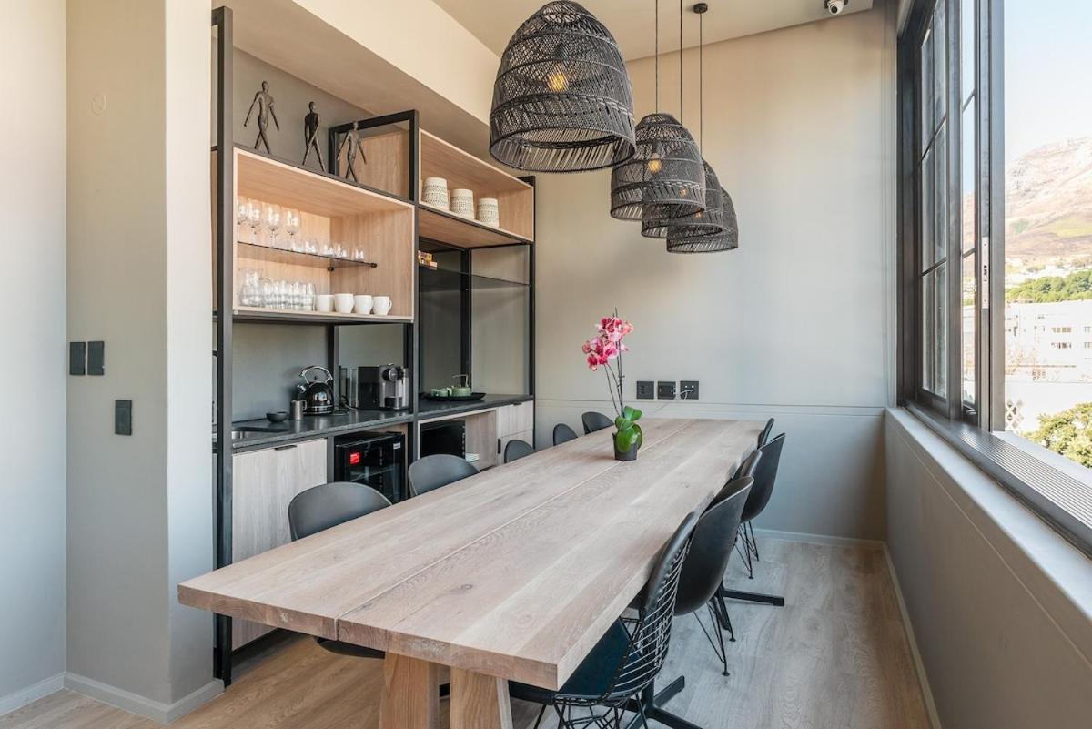 Modern, Sunfilled Urban Apt at The Harri w/views - 2