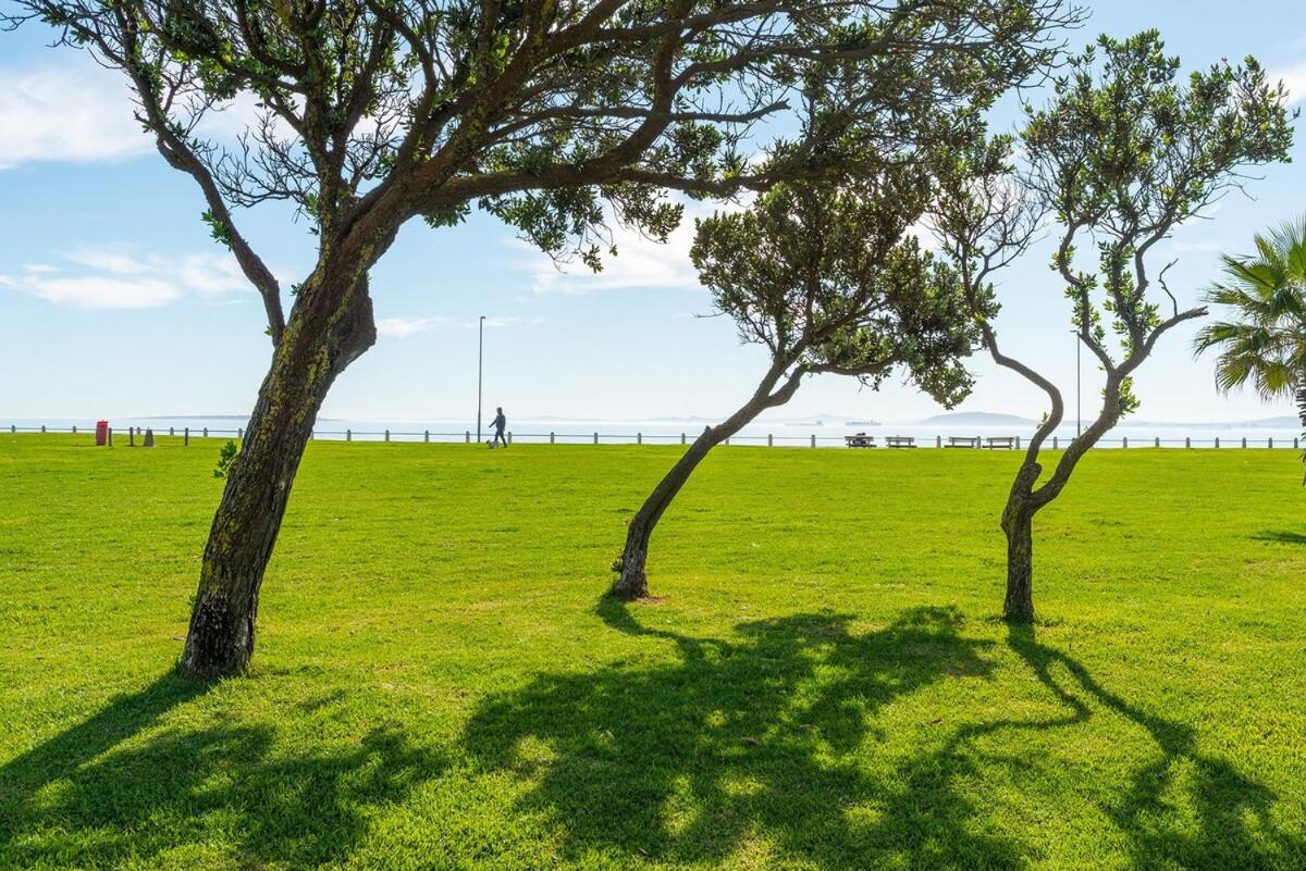Modern, Sunfilled Urban Apt at The Harri w/views - 4