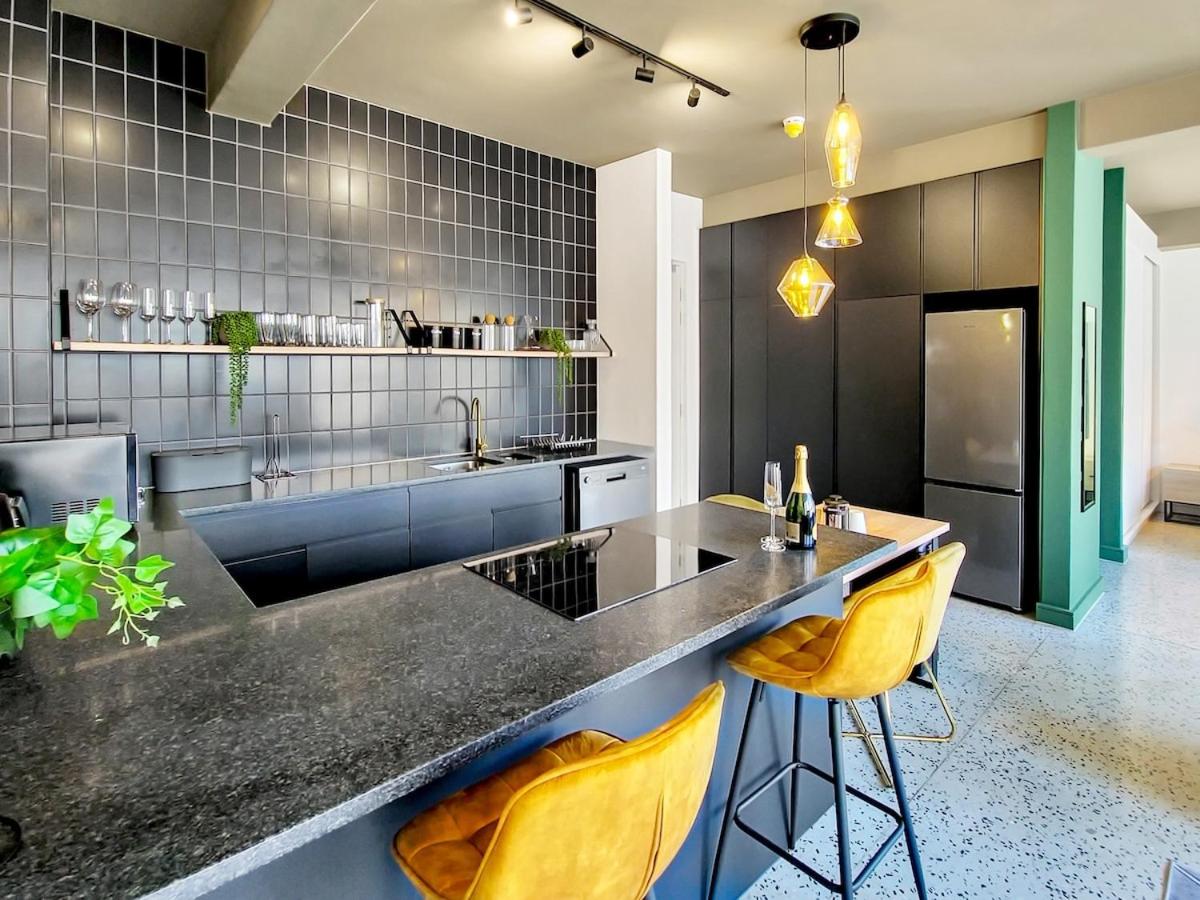 Luxurious hotel-type living couples retreat- pool - 5