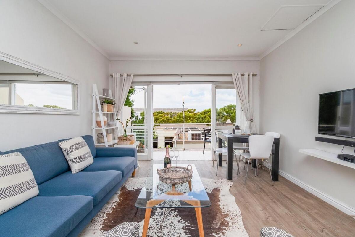 Green Point Living with Stadium View - 5