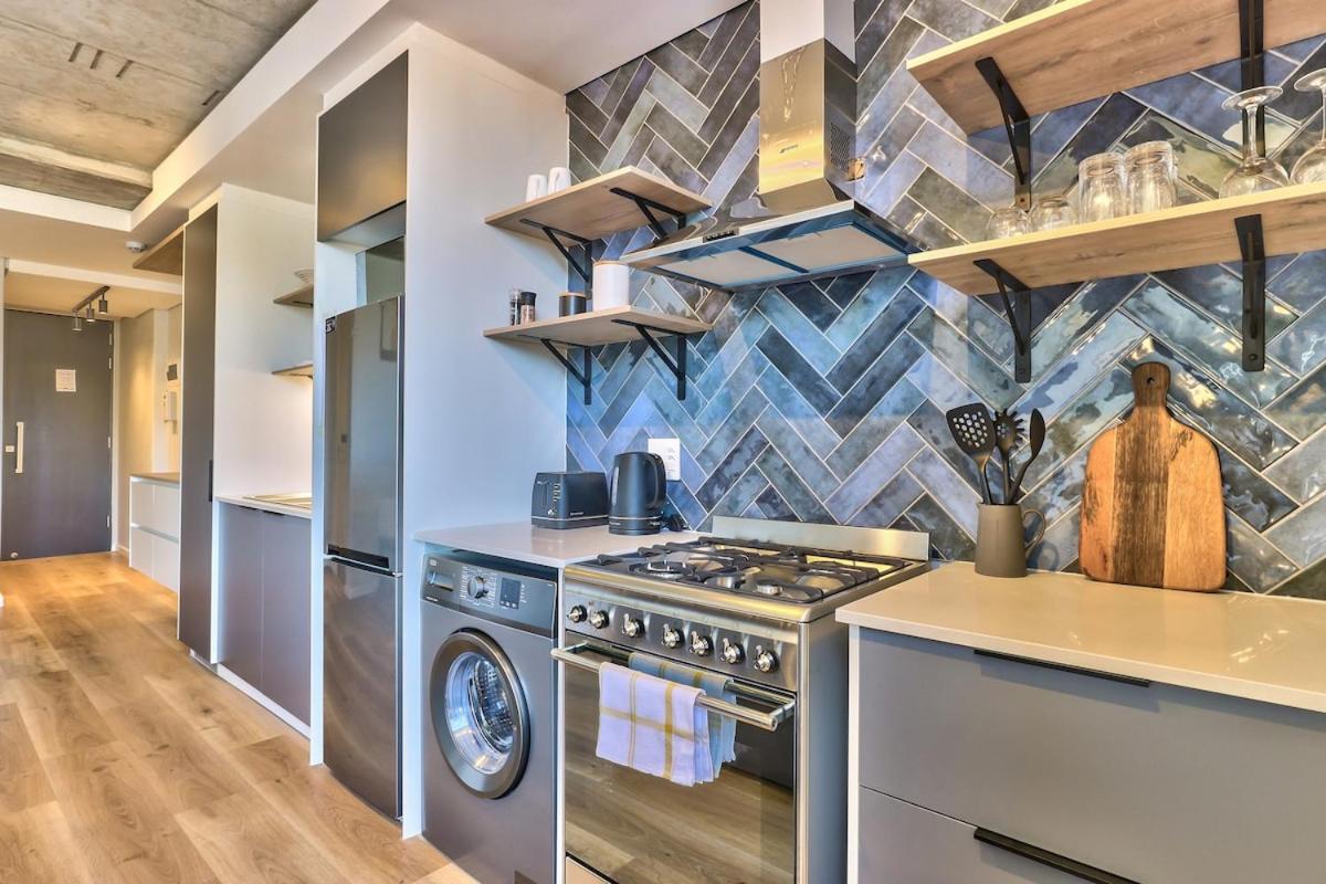 Secure fast wifi communal pool- lone ranger lux - 2