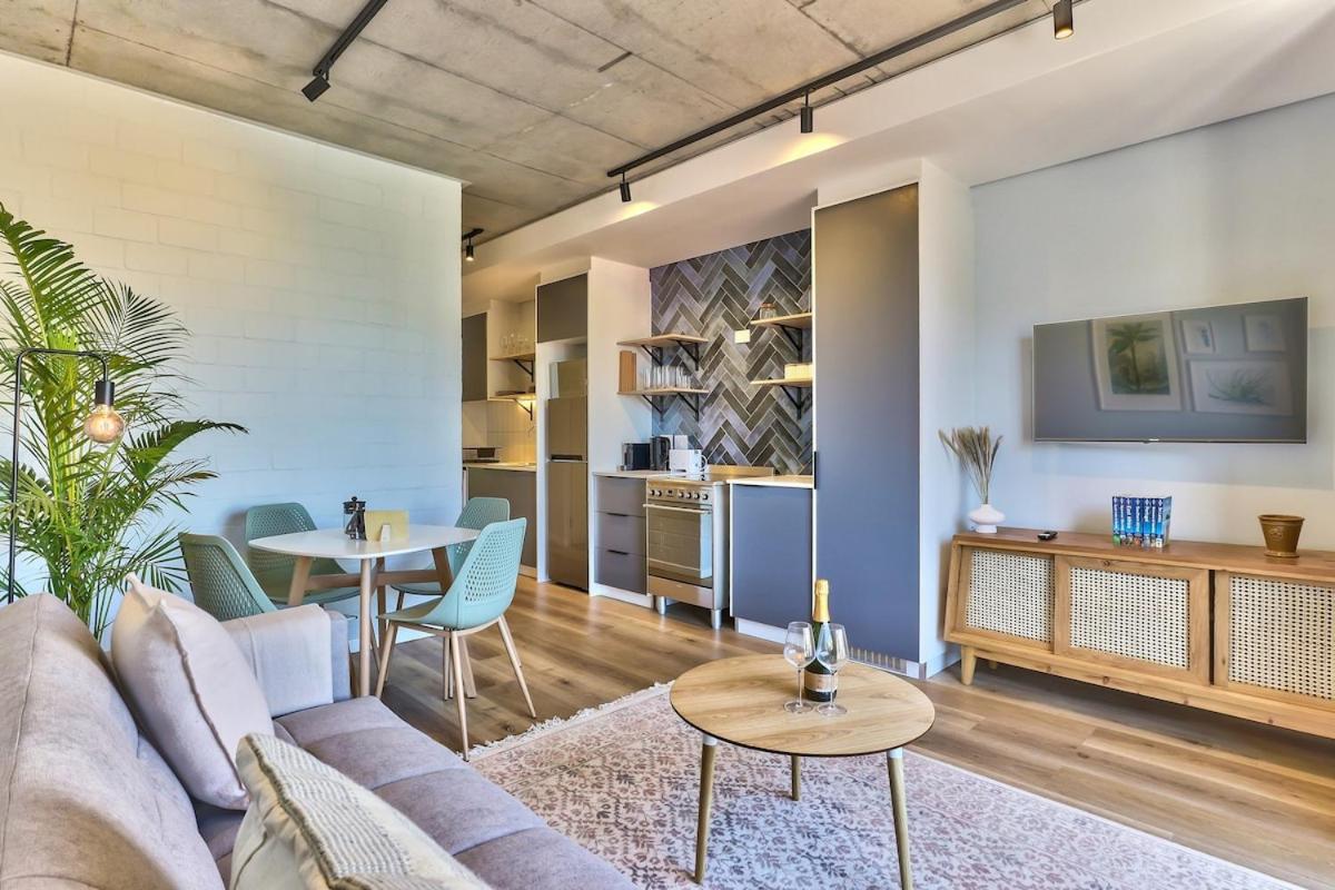 Secure studio, Sea Point Gem near promenade!