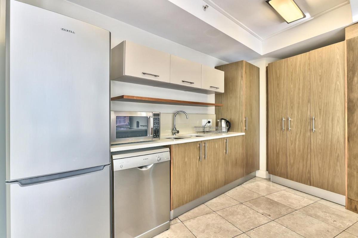 Cozy Apartment, WiFi, Centrally Located - 5