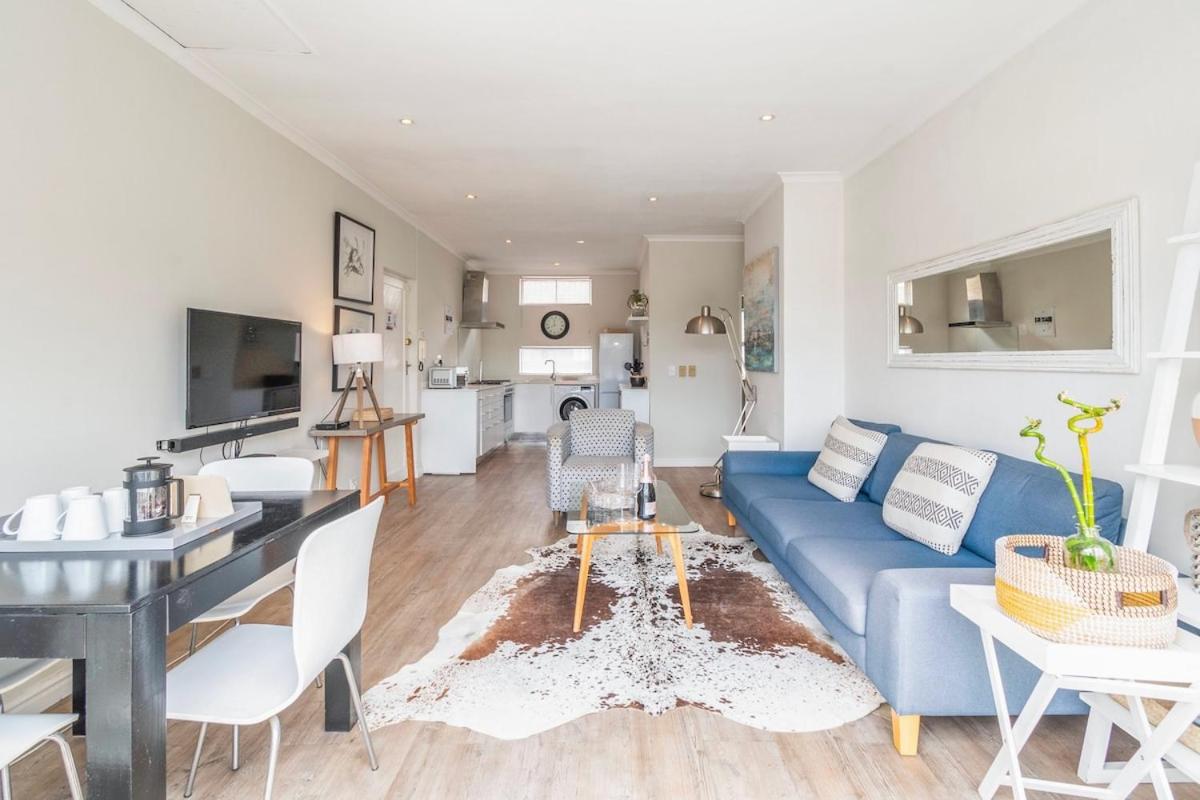 Green Point Living with Stadium View - 4