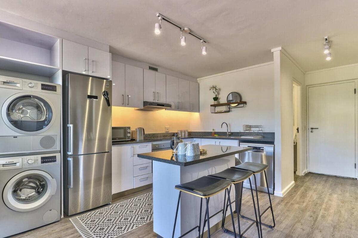 Castle Rock Gem with Table Mountain Views Pool - 2